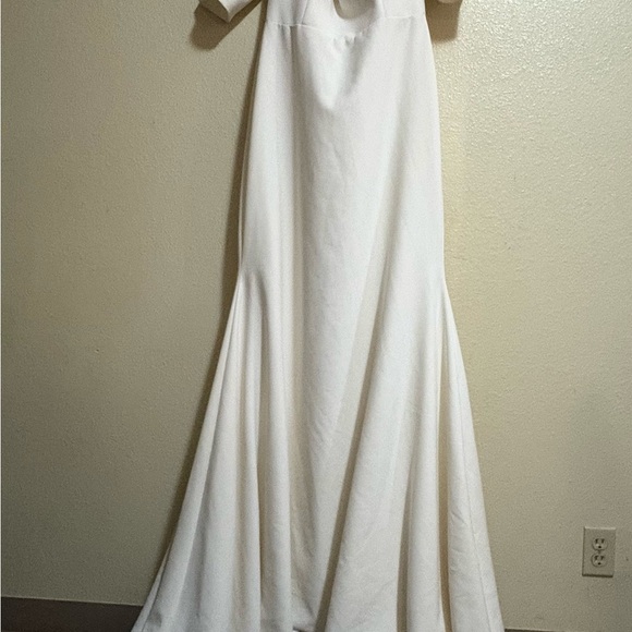 Vagabond Off White Medusa Wedding Dress - Picture 4 of 13